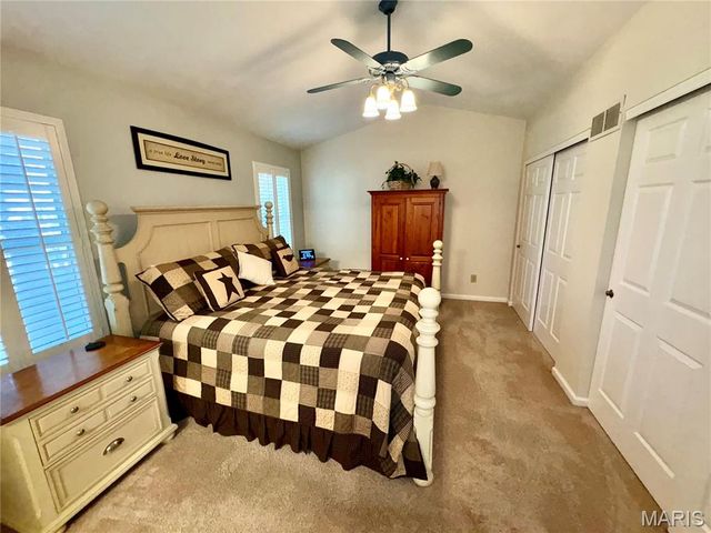 400 Hunters Crossing Court, Wildwood, MO 63040