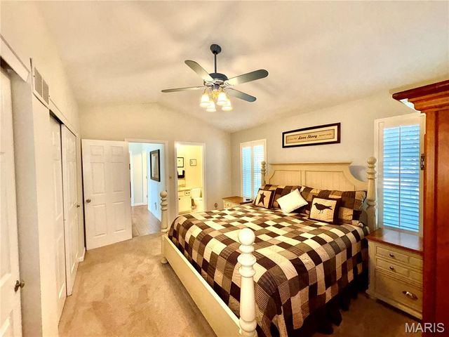 400 Hunters Crossing Court, Wildwood, MO 63040