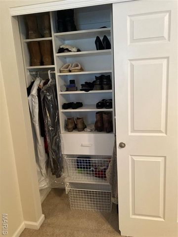 400 Hunters Crossing Court, Wildwood, MO 63040