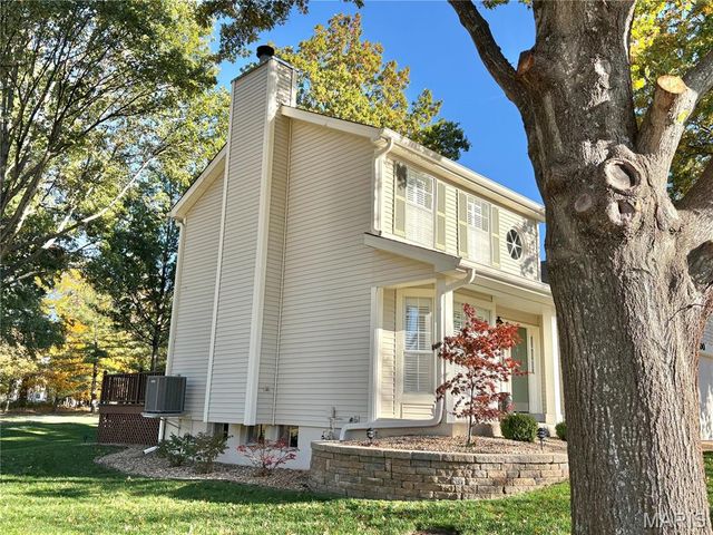 400 Hunters Crossing Court, Wildwood, MO 63040