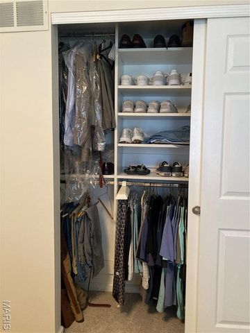 400 Hunters Crossing Court, Wildwood, MO 63040