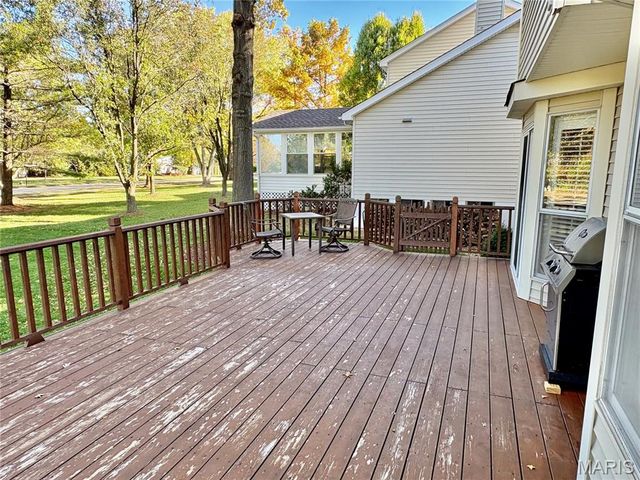 400 Hunters Crossing Court, Wildwood, MO 63040