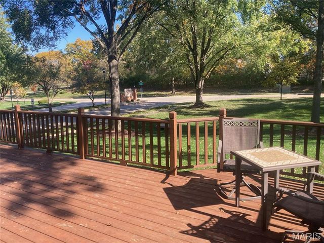 400 Hunters Crossing Court, Wildwood, MO 63040