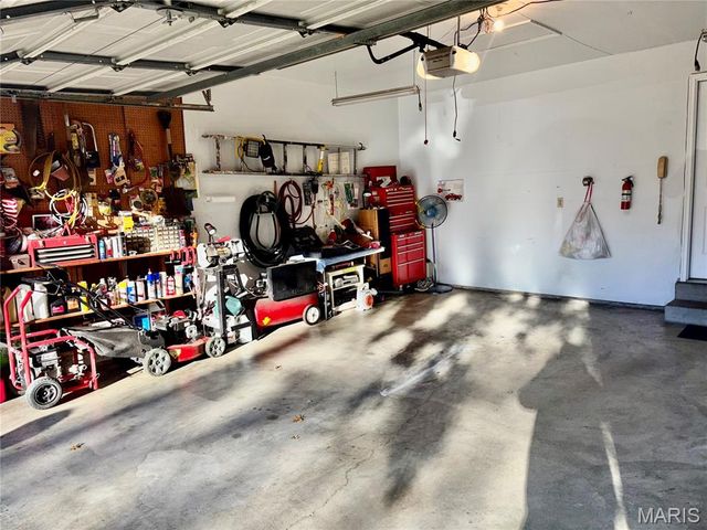 400 Hunters Crossing Court, Wildwood, MO 63040