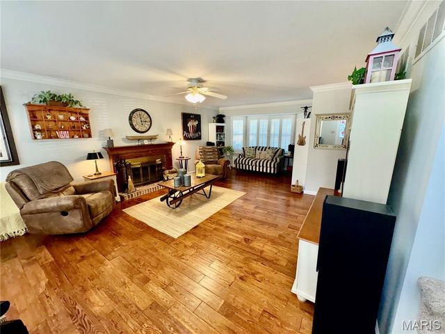 400 Hunters Crossing Court, Wildwood, MO 63040