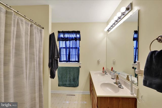 105 MARQUIS DR, Coatesville, PA 19320