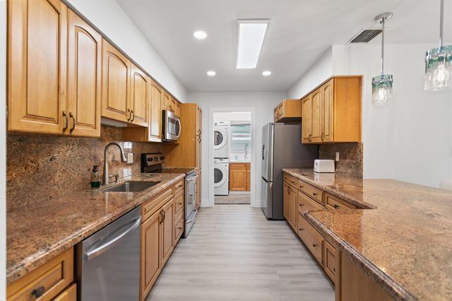 317 NE 3RD Avenue, Dania Beach, FL 33004