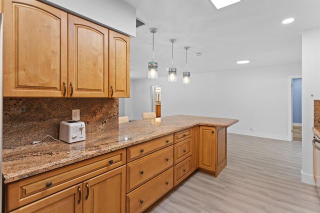317 NE 3RD Avenue, Dania Beach, FL 33004