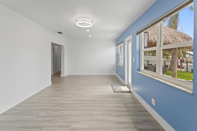 317 NE 3RD Avenue, Dania Beach, FL 33004
