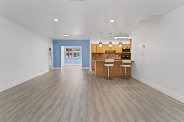 317 NE 3RD Avenue, Dania Beach, FL 33004