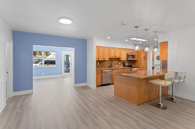 317 NE 3RD Avenue, Dania Beach, FL 33004