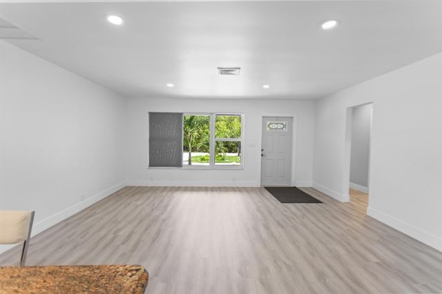317 NE 3RD Avenue, Dania Beach, FL 33004