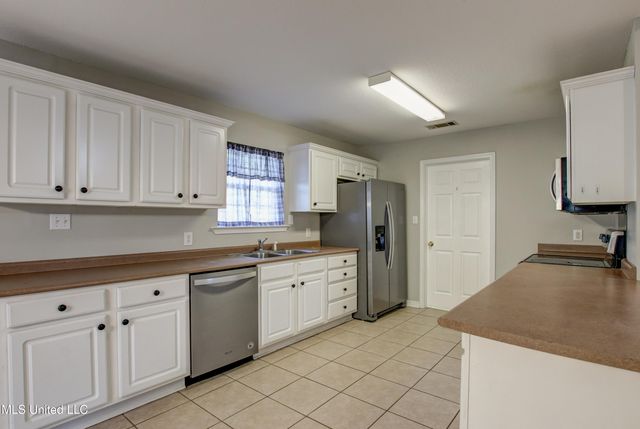 8713 Martin Bluff Road, Gautier, MS 39553