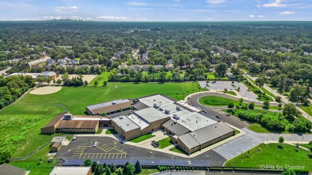 61 W Pier Drive 201, Westmont, IL 60559