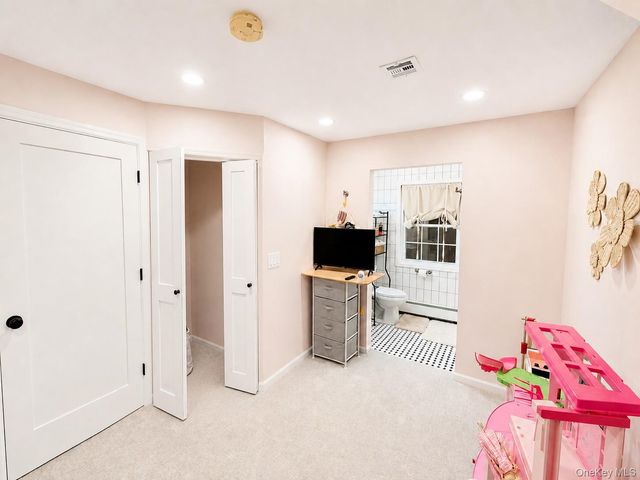 88 Pace Drive S, West Islip, NY 11795