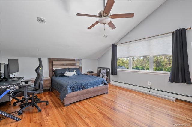 88 Pace Drive S, West Islip, NY 11795