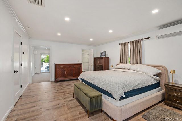 88 Pace Drive S, West Islip, NY 11795