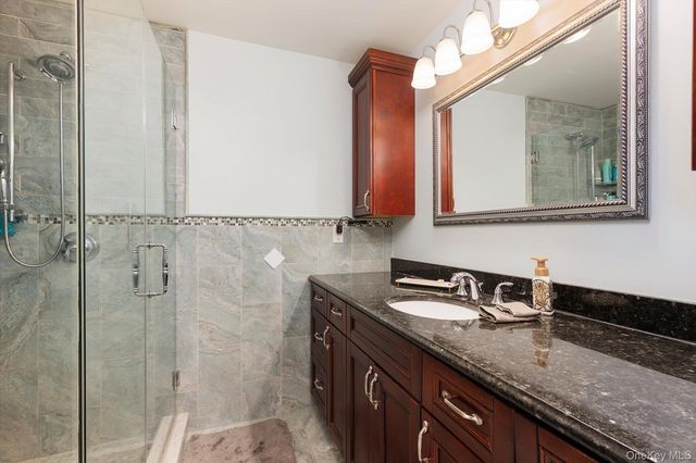 88 Pace Drive S, West Islip, NY 11795