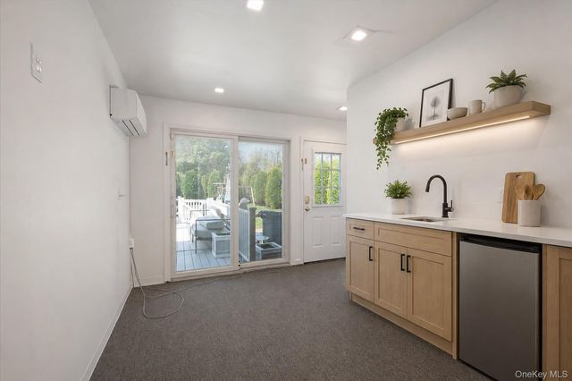88 Pace Drive S, West Islip, NY 11795