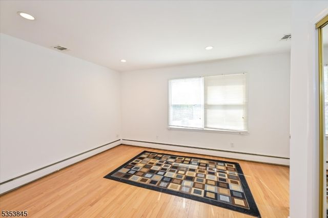10 Emerson Pl, Wayne Twp., NJ 07470