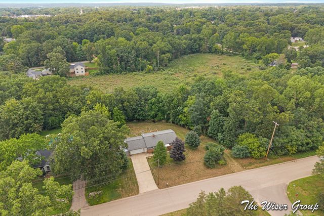 1861 Rupert Street NE, Grand Rapids, MI 49525