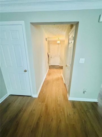 146 Willow Stream Court, Roswell, GA 30076