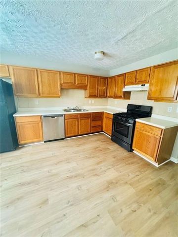 146 Willow Stream Court, Roswell, GA 30076