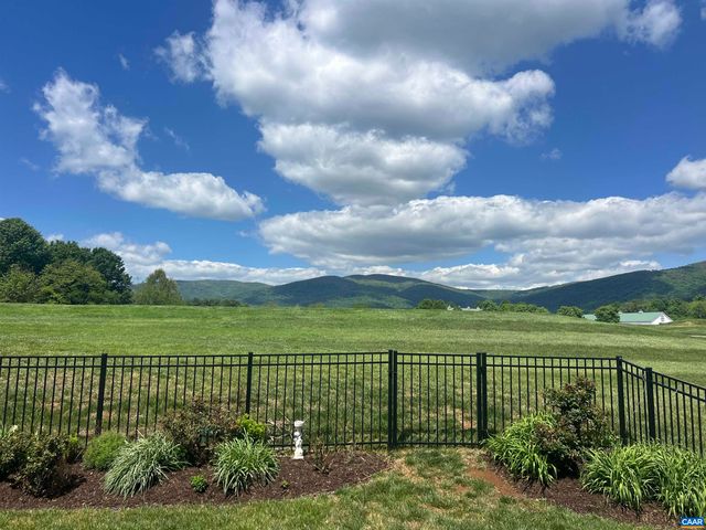 616 BAYWICK CIR, Crozet, VA 22932