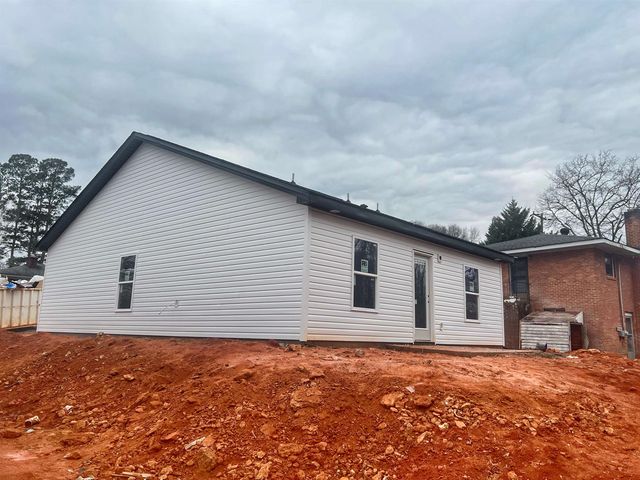 20 Poplar Street, Woodruff, SC 29388