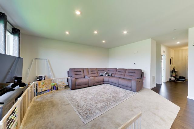 1398 Kessler Drive, Mundelein, IL 60060