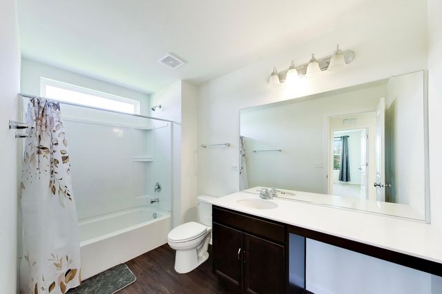 1398 Kessler Drive, Mundelein, IL 60060