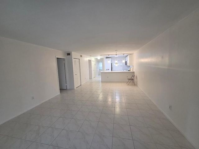 9187 Norte Lago 5e, Boca Raton, FL 33428