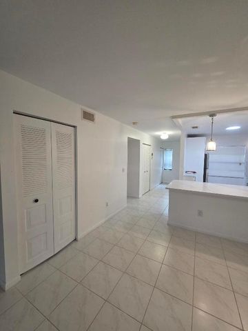 9187 Norte Lago 5e, Boca Raton, FL 33428