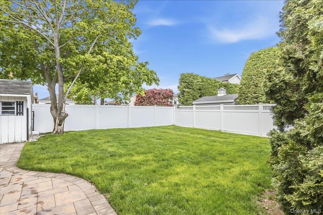 113 Harborview Drive, Massapequa, NY 11758