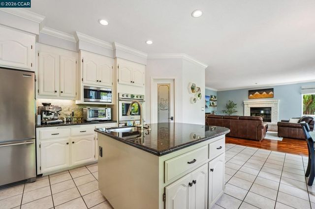 459 Obsidian Way, Clayton, CA 94517