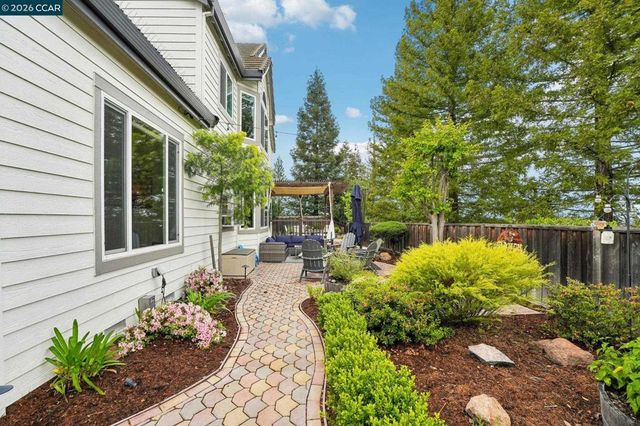 459 Obsidian Way, Clayton, CA 94517