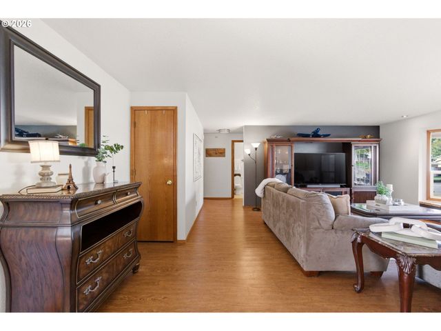 1365 Se DUKE Dr, Hillsboro, OR 97123