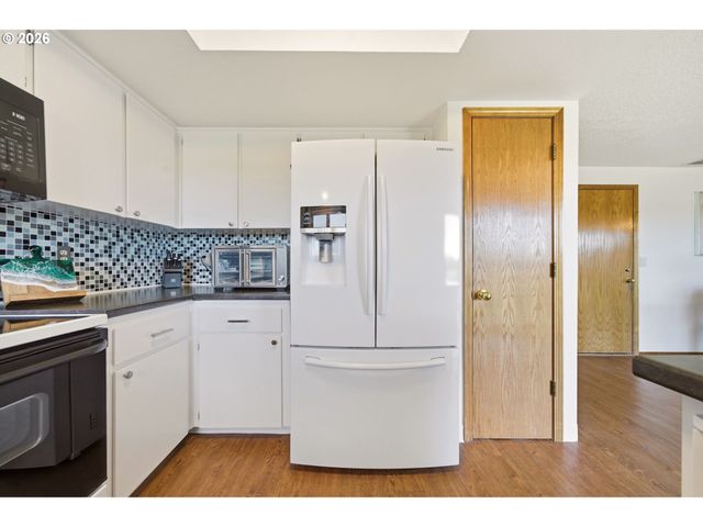 1365 Se DUKE Dr, Hillsboro, OR 97123