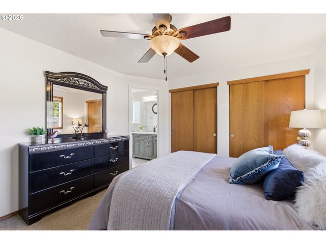 1365 Se DUKE Dr, Hillsboro, OR 97123