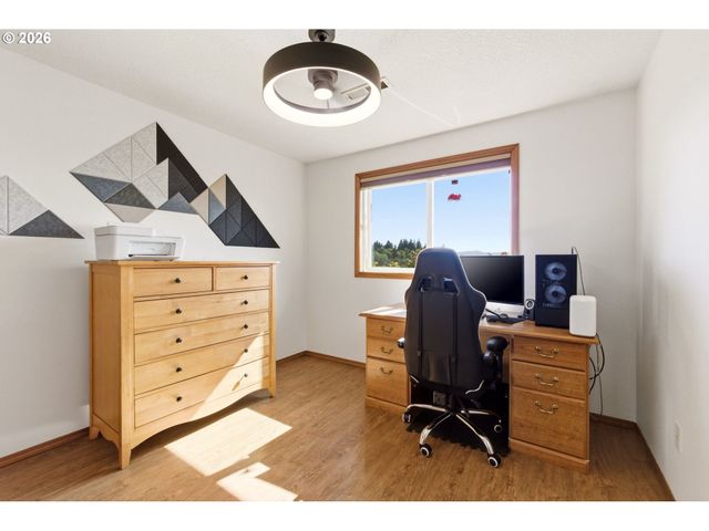 1365 Se DUKE Dr, Hillsboro, OR 97123