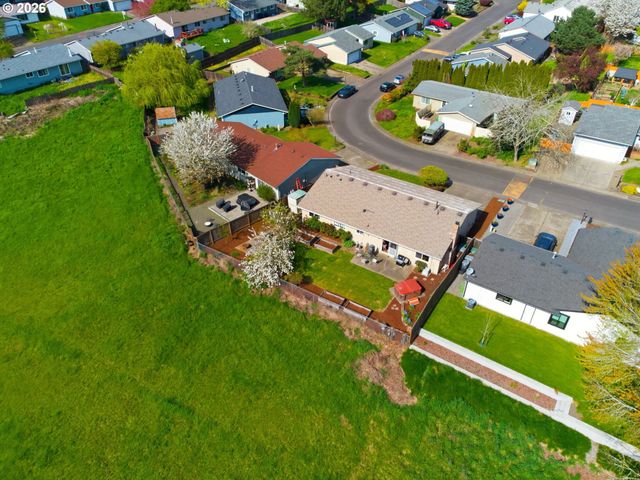 1365 Se DUKE Dr, Hillsboro, OR 97123