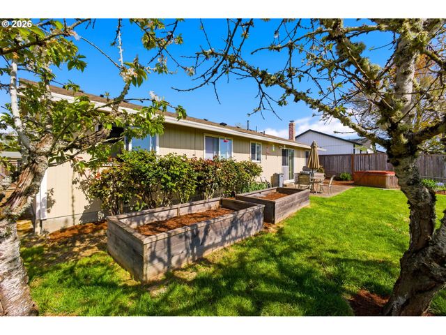 1365 Se DUKE Dr, Hillsboro, OR 97123