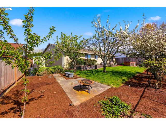 1365 Se DUKE Dr, Hillsboro, OR 97123