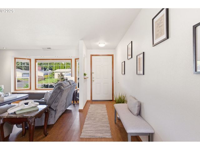 1365 Se DUKE Dr, Hillsboro, OR 97123