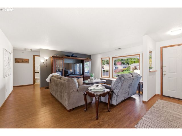 1365 Se DUKE Dr, Hillsboro, OR 97123