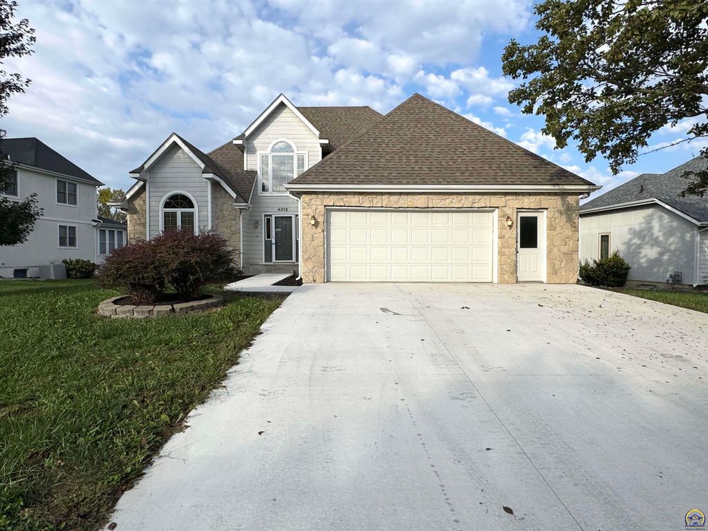 4313 SW Stone AVE, Topeka, KS 66610