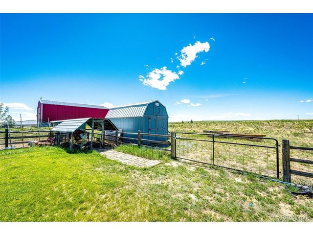 59466 E Commanche Way, Strasburg, CO 80136