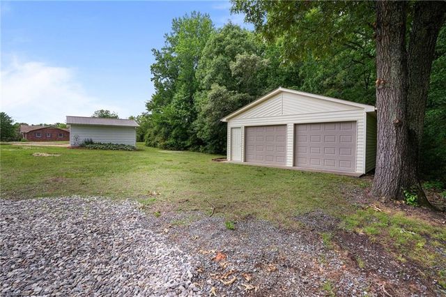 2475 Rowe Road, Lexington, NC 27295