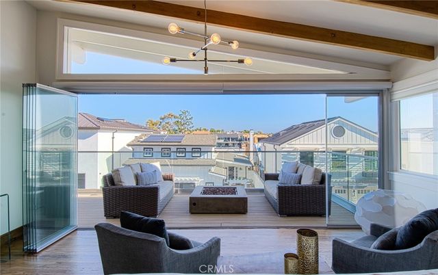 308 Poppy Avenue, Corona Del Mar, CA 92625