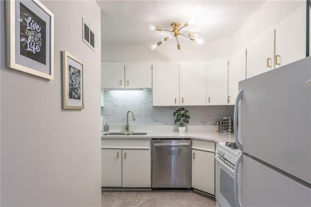 4921 N Garfield Avenue, Kansas City, MO 64116
